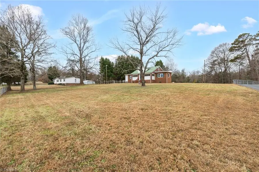 1020 Lacy Lane, Walnut Cove, NC 27052 - Image #3