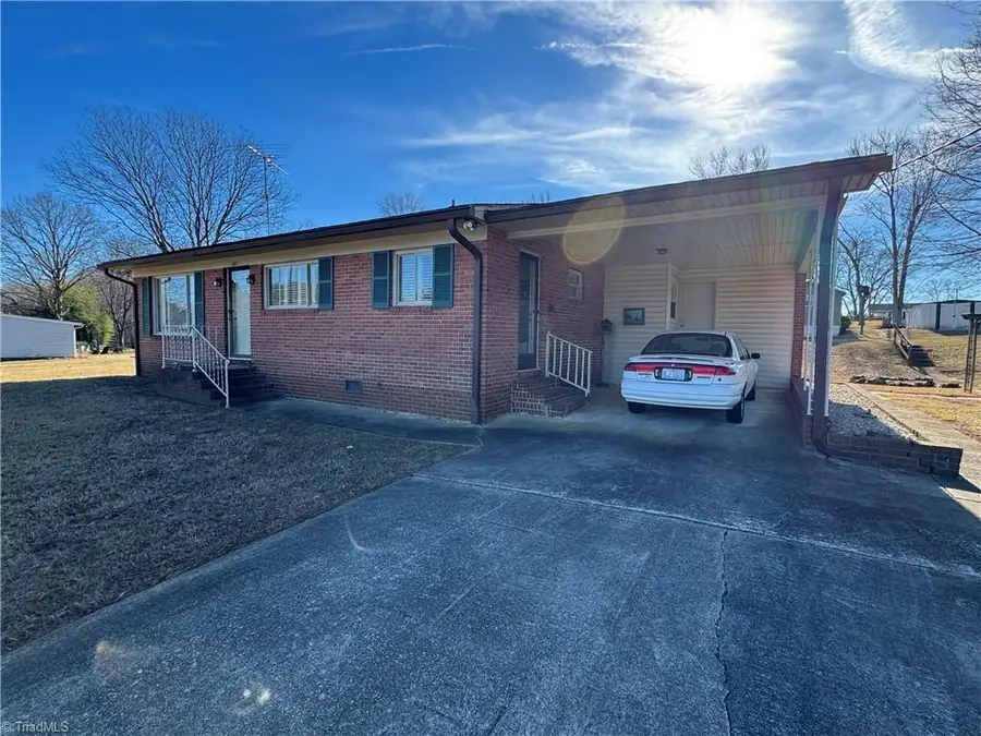 601 Meadowbrook Drive, King, NC 27021 - Image #2