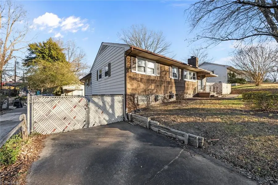 435 Hyde Street, Burlington, NC 27217 - #3