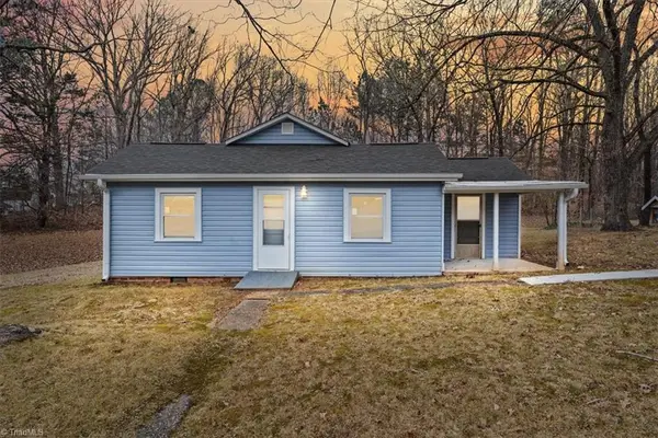 210 W Balfour Avenue, Asheboro, NC 27203