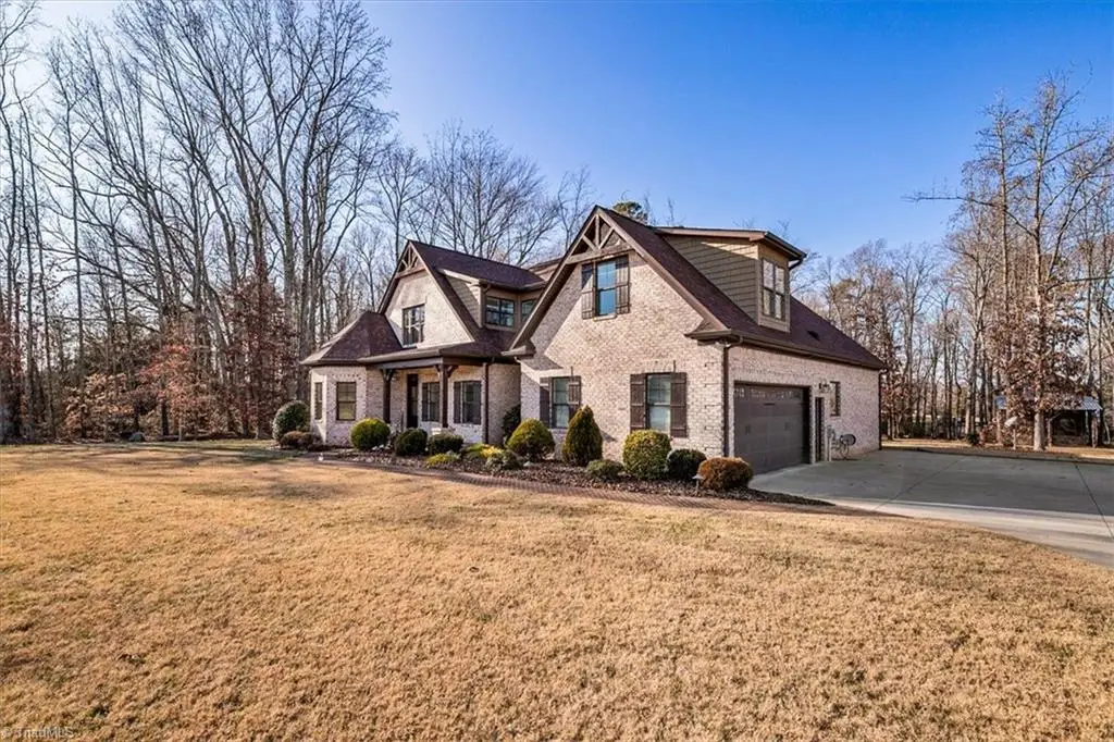 1635 Squire Davis Road, Kernersville, NC 27284 - Image #1