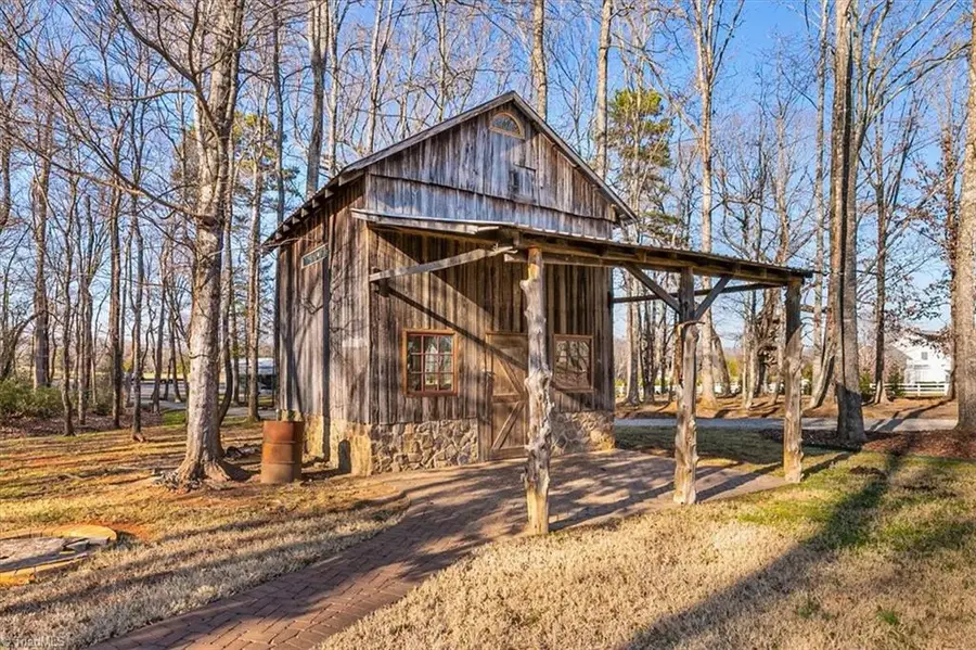 1635 Squire Davis Road, Kernersville, NC 27284 - Image #3