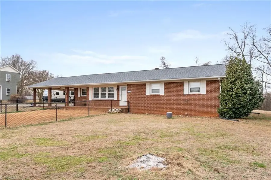 896 Knowles Road, Reidsville, NC 27320 - Image #2