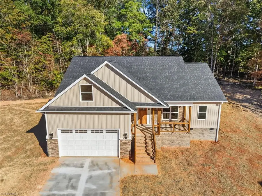 515 Woods Drive, Randleman, NC 27317 - Image #2