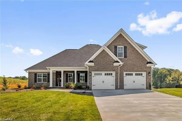 205 Grandworth Way, King, NC 27021