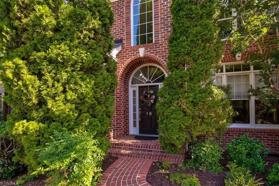 19 Middlefield Court, Greensboro, NC 27455 - Image #2