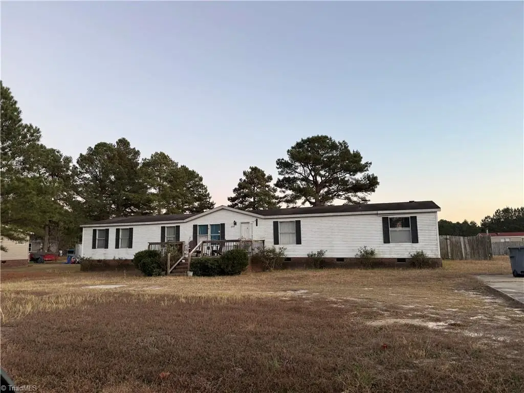 270 Meadowfield Circle, Aberdeen, NC 28315 - Image #1