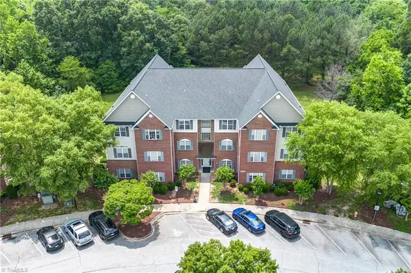 6941 Hanesbrook Circle #204, Clemmons, NC 27012