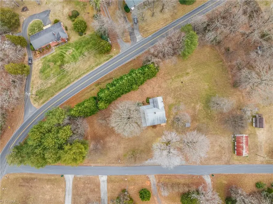 8290 Lake Ridge Drive, Clemmons, NC 27012 - Image #2