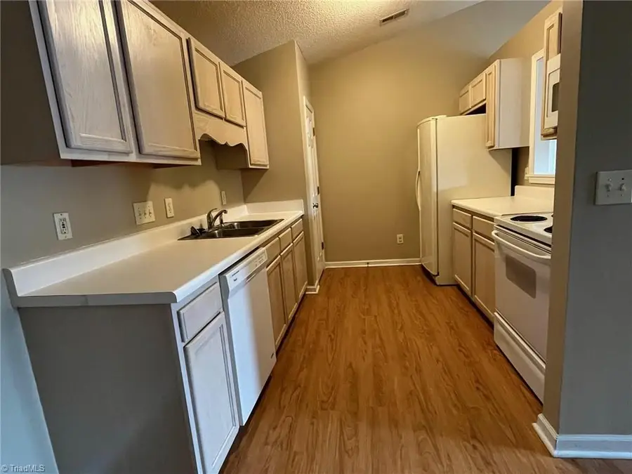 7135 Friendly Avenue, Greensboro, NC 27410 - Image #3