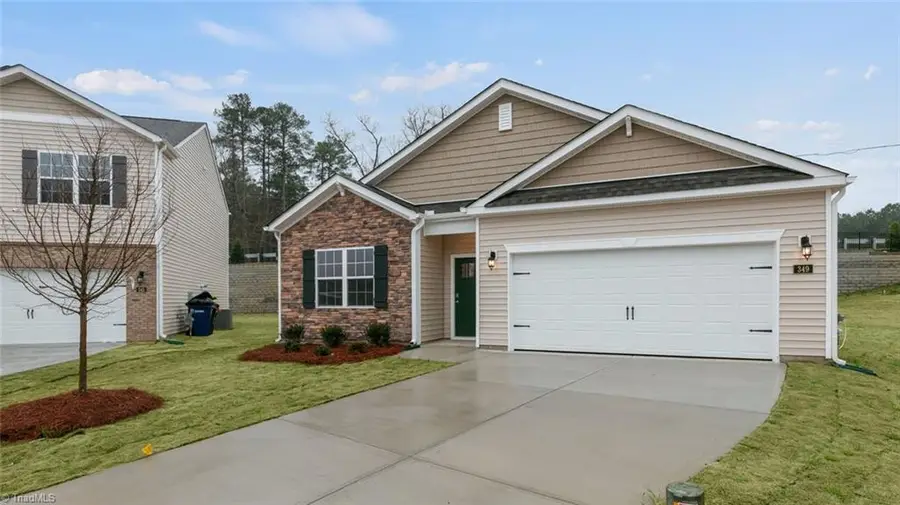 577 Forest Creek Drive, Abbotts Creek, NC 27107 - Image #2