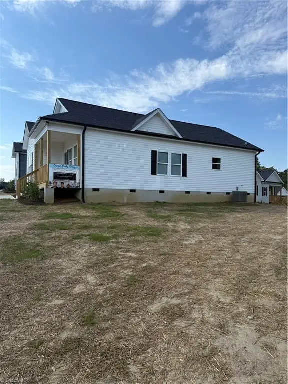 109 W Old Glencoe Road, Burlington, NC 27217 - #2