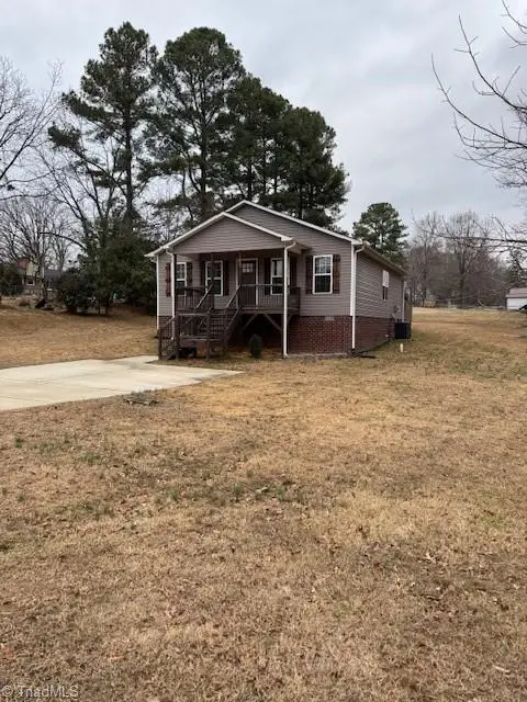 803 Leach Avenue, Thomasville, NC 27360 - Image #3