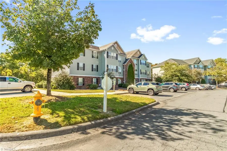 1620 Cherry Blossom Lane #204, Winston Salem, NC 27127 - Image #2