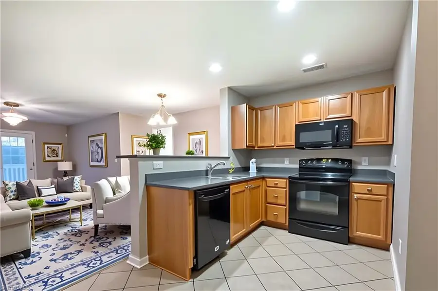 7104-106 Friendly Avenue, Greensboro, NC 27410 - Image #2