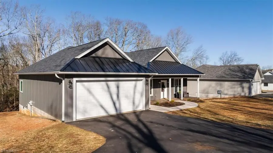 559 Memorial Park Drive, Sparta, NC 28675 - Image #2