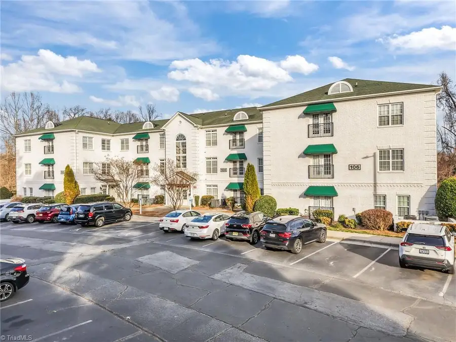 108 Sunset Circle #203, Greensboro, NC 27408 - Image #3