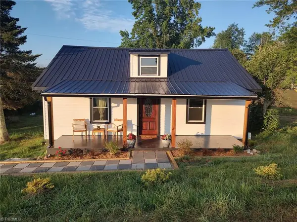 13886 Danville Pike, Laurel Fork, VA 24352