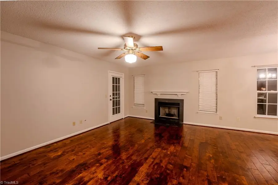 11 Meadowood Glen Way #B, Greensboro, NC 27409 - Image #2