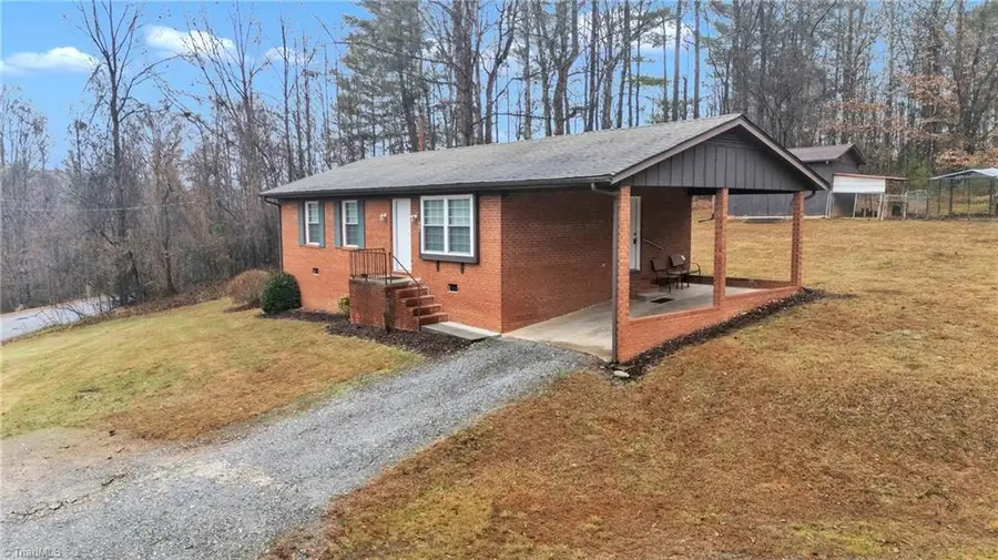 226 Carlton Road, Boomer, NC 28606 - Image #2