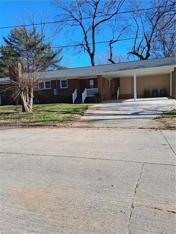 1300 Rotherwood Road, Greensboro, NC 27406