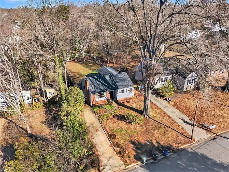 2229 Cherokee Lane, Winston Salem, NC 27103 - Image #2