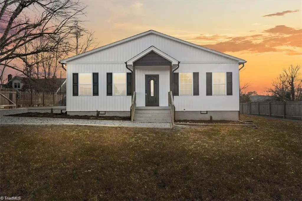 105 Charles Street, Thomasville, NC 27360 - Image #1