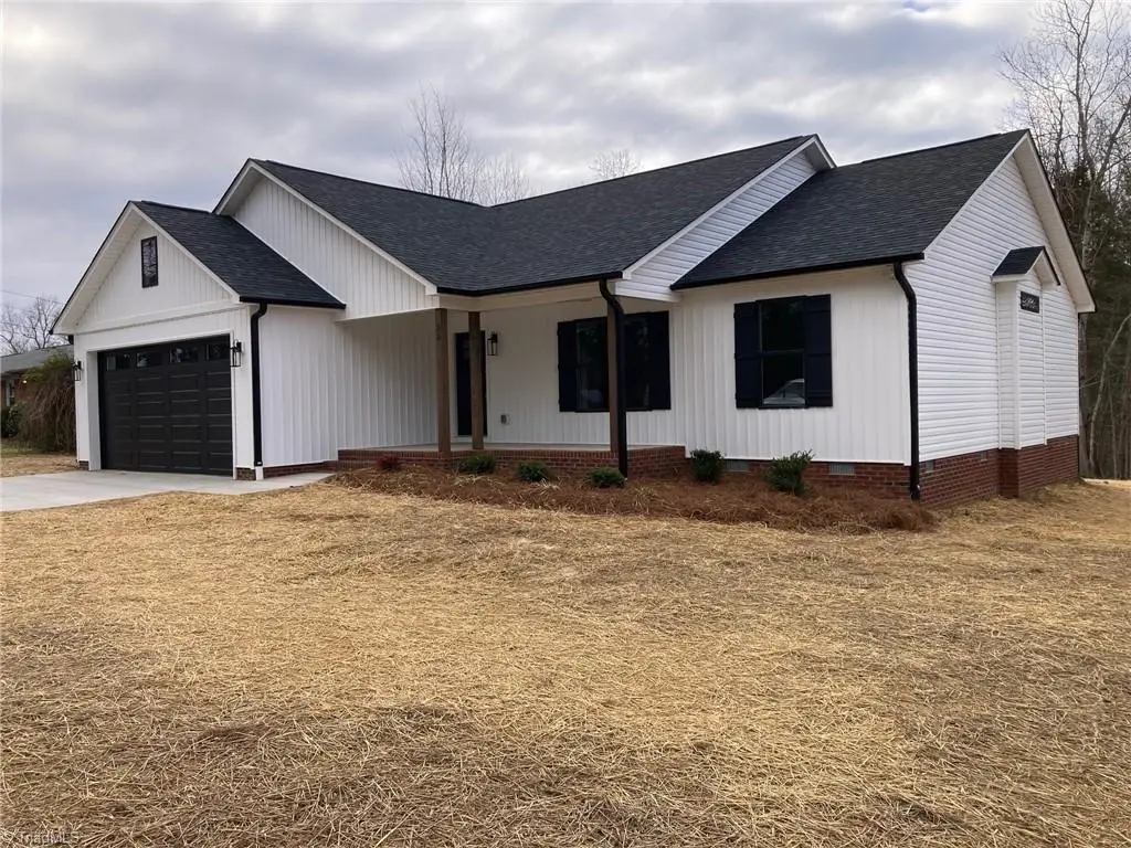 32 Ranchor Drive, Thomasville, NC 27360 - Image #1