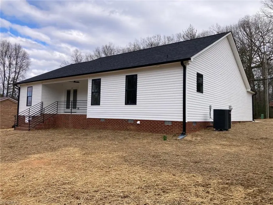 32 Ranchor Drive, Thomasville, NC 27360 - Image #3