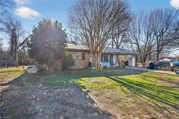 1124 Walshtown Road, Boomer, NC 28606