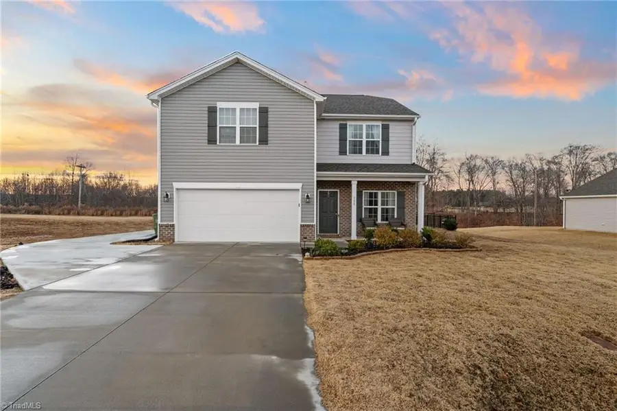 388 Altavista Drive, Clemmons, NC 27012 - Image #2