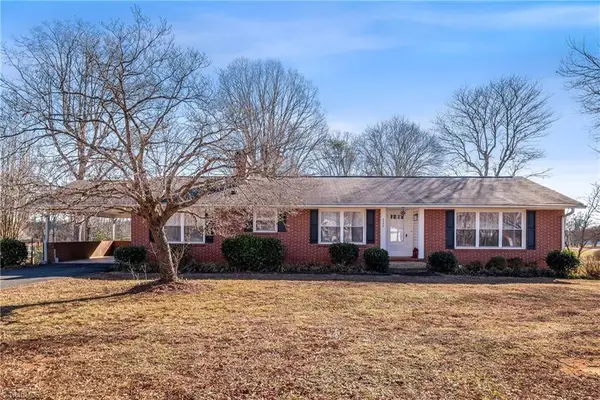 6356 Skylark Road, Pfafftown, NC 27040