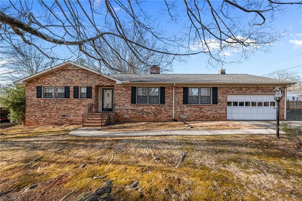 304 Irving Park Drive, Kernersville, NC 27284 - Image #1