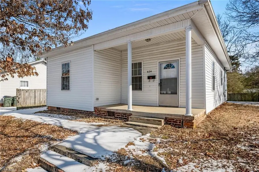 624 Delaware Avenue, Burlington, NC 27217 - #2