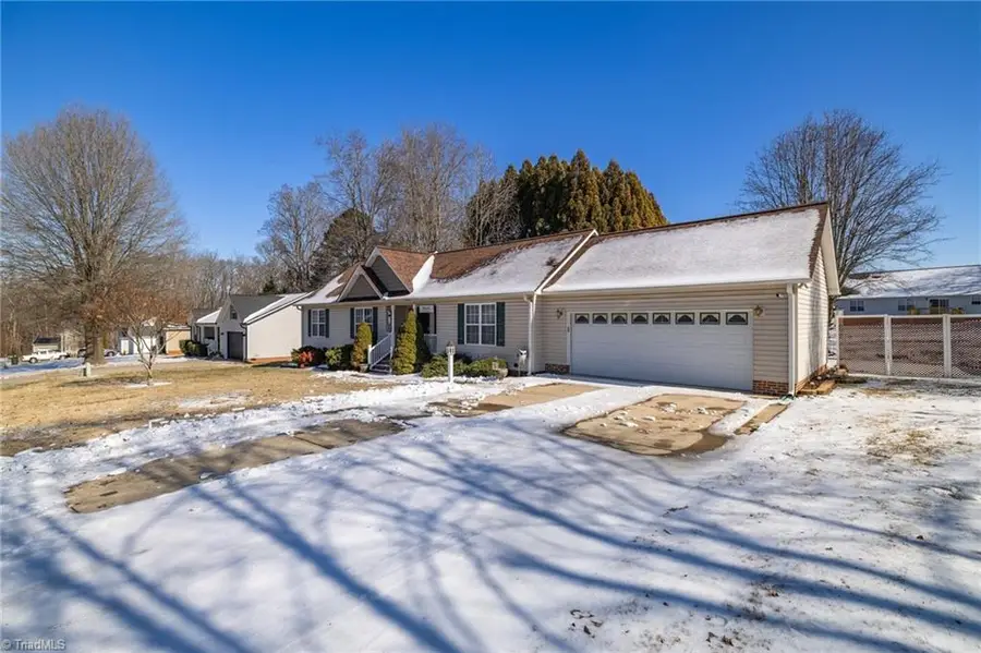 12 Braxton Lane, Thomasville, NC 27360 - Image #2