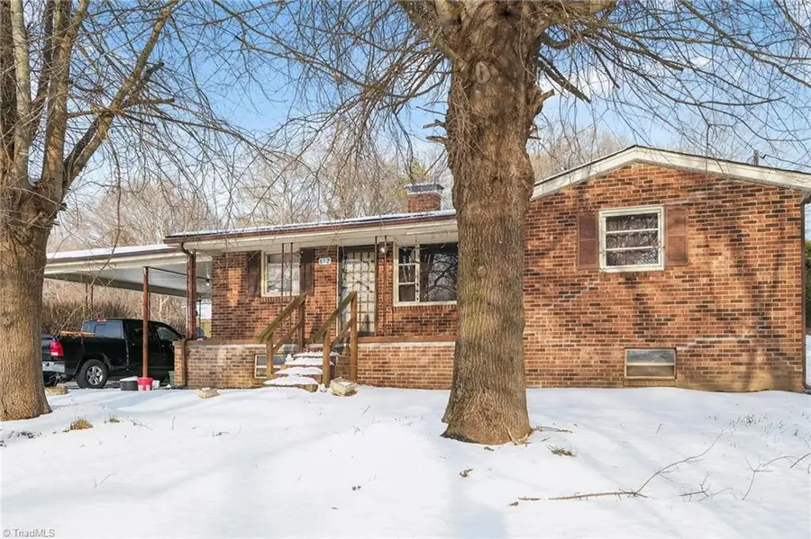 612 School Street, Walnut Cove, NC 27052 - #2