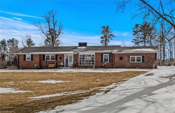 3937 W Old Us Highway 421, Hamptonville, NC 27020