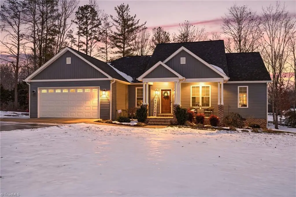 1196 Cape Hickory Road, Hickory, NC 28601 - #1