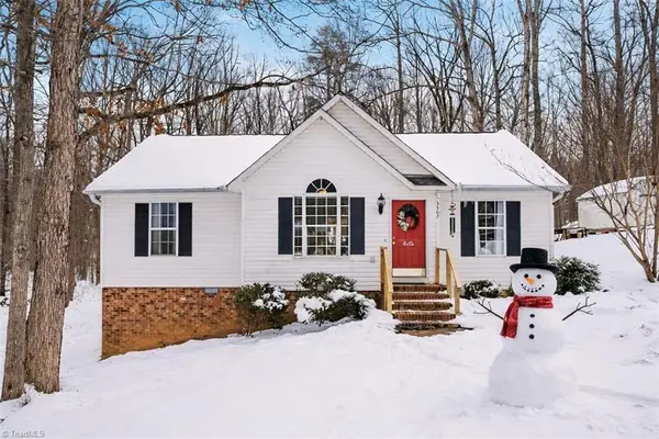 5507 Whispering Pines Drive, Summerfield, NC 27358