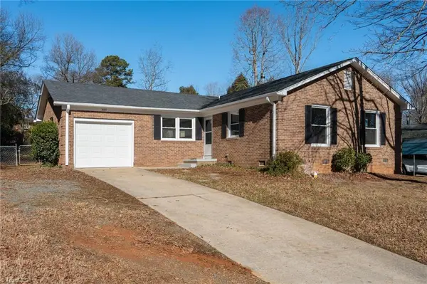 307 Foxcroft Drive, Winston-Salem, NC 27103