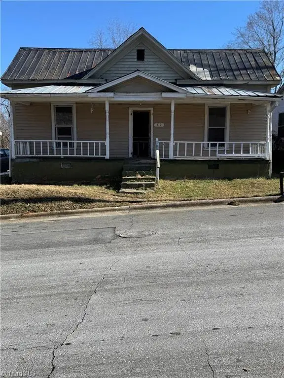 319 N Washington Avenue, Reidsville, NC 27320 - #1
