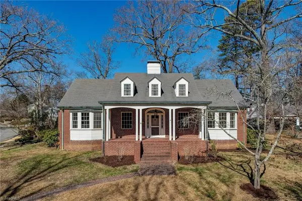 401 W Greenway Drive N, Greensboro, NC 27403