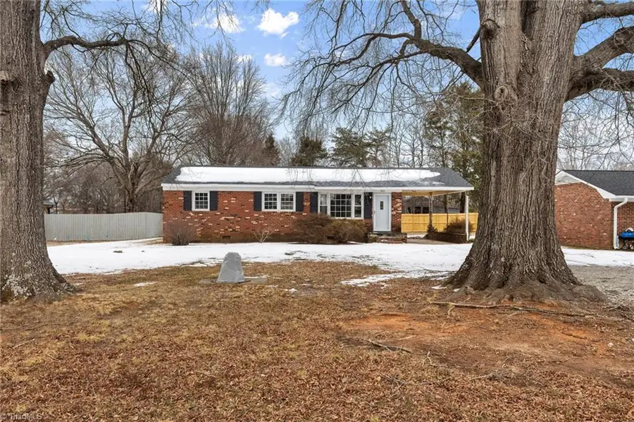 5815 Loradale Drive, Kernersville, NC 27284 - #2