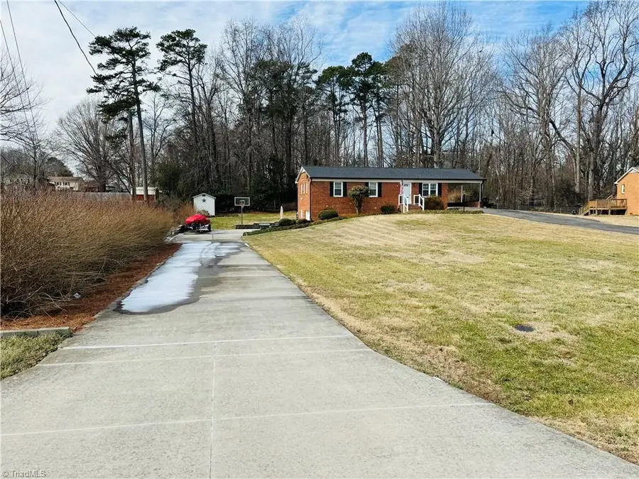 807 Gallant Court, Walkertown, NC 27101 - #3