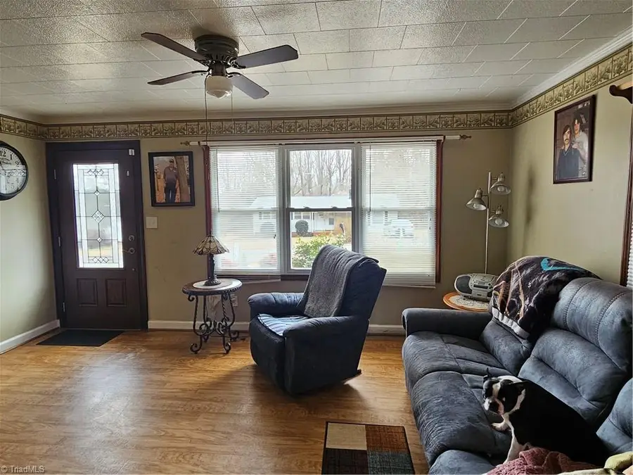 930 Walker Street, Reidsville, NC 27320 - #3