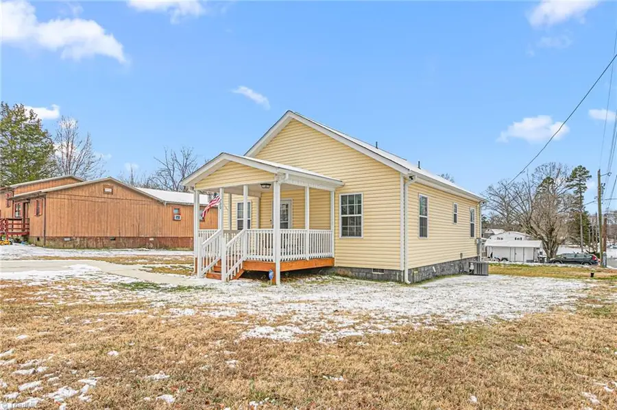 700 English Street, Thomasville, NC 27360 - #2