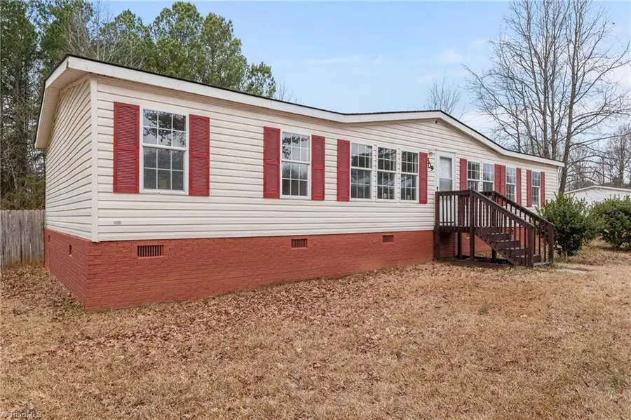509 N Foster Street, Liberty, NC 27298 - #2