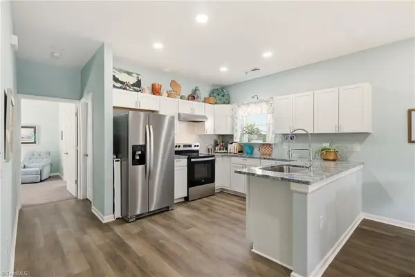 719 Meadowgreen Village Drive, Eden, NC 27288