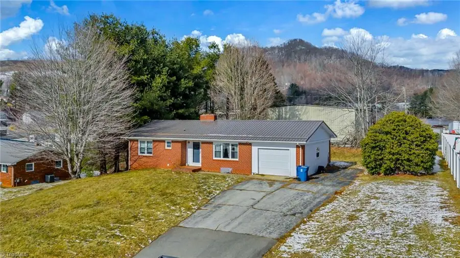 316 W Main Street, Jefferson, NC 28640 - #3