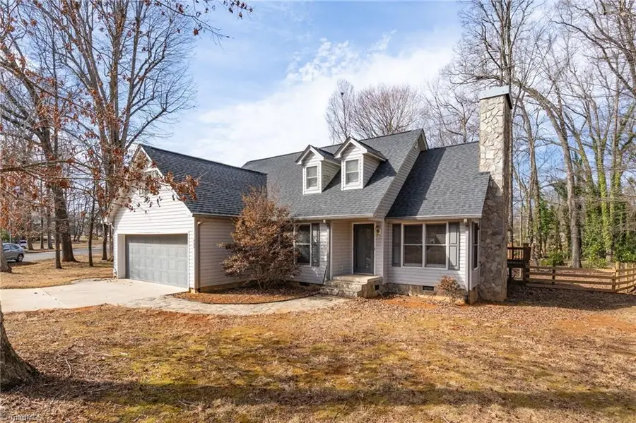 503 N Greenbriar Street, Liberty, NC 27298 - #2